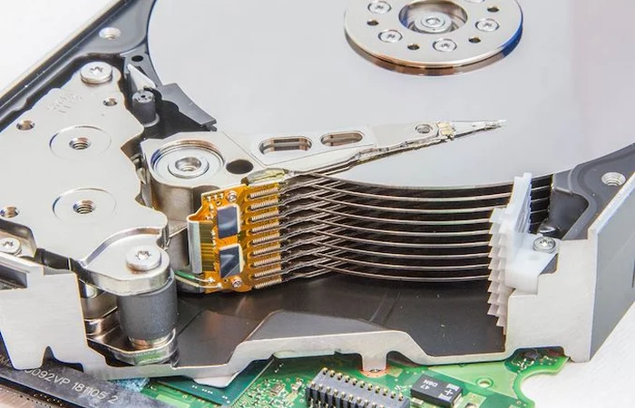 What is the structure of Seagate Hard Disk Drive?